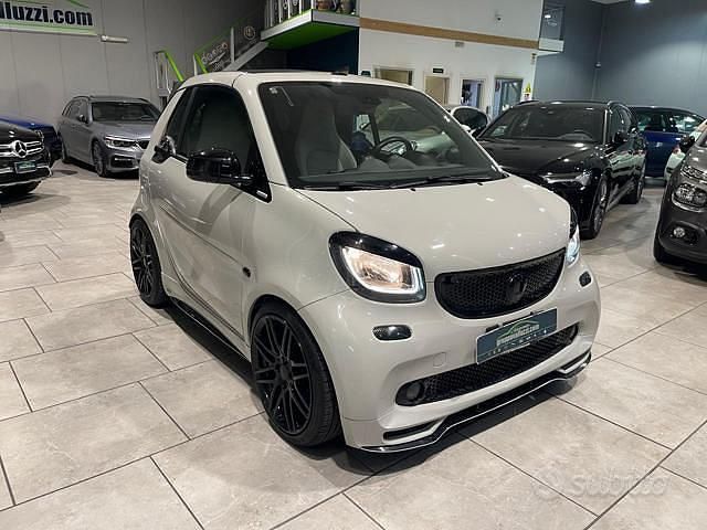 Usata Smart ForTwo Cabrio Brabus 117 CV (86 kW) 2016 Grigio pastello Cabrio