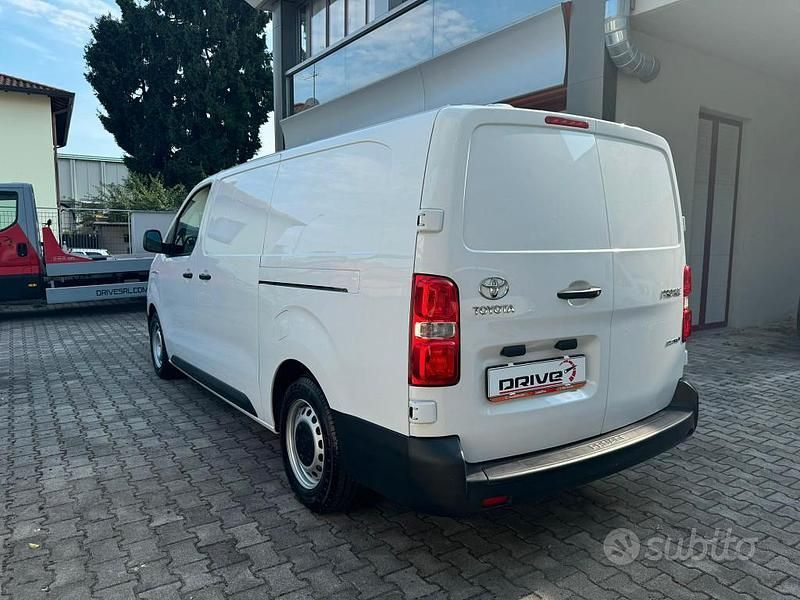 Usata Toyota Proace Active 56 kW (77 CV) 2024 Bianco Monovolume