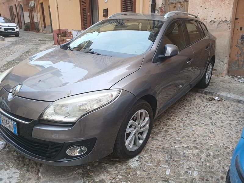 Usata Renault Mégane GrandTour 110 CV (80 kW) 2013 Grigio Station wagon