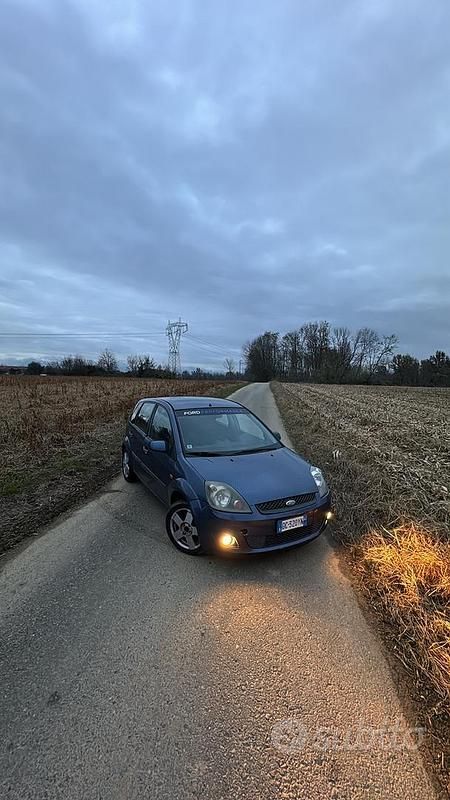Usata Ford Fiesta 2008 Blu Utilitaria