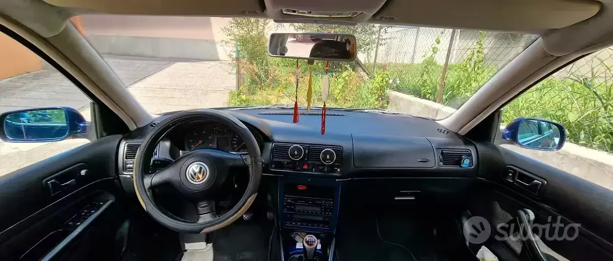 Usata VW Golf IV 116 CV (85 kW) 2000 Bluazzurro Berlina