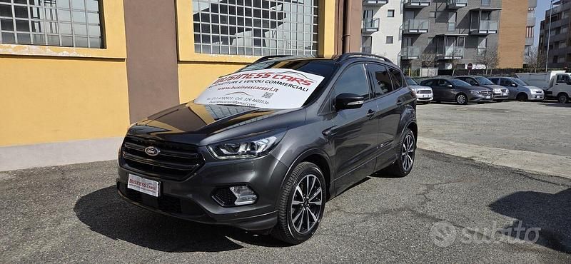 Usata Ford Kuga ST-Line 120 CV (88 kW) 2019 Grigio SUV