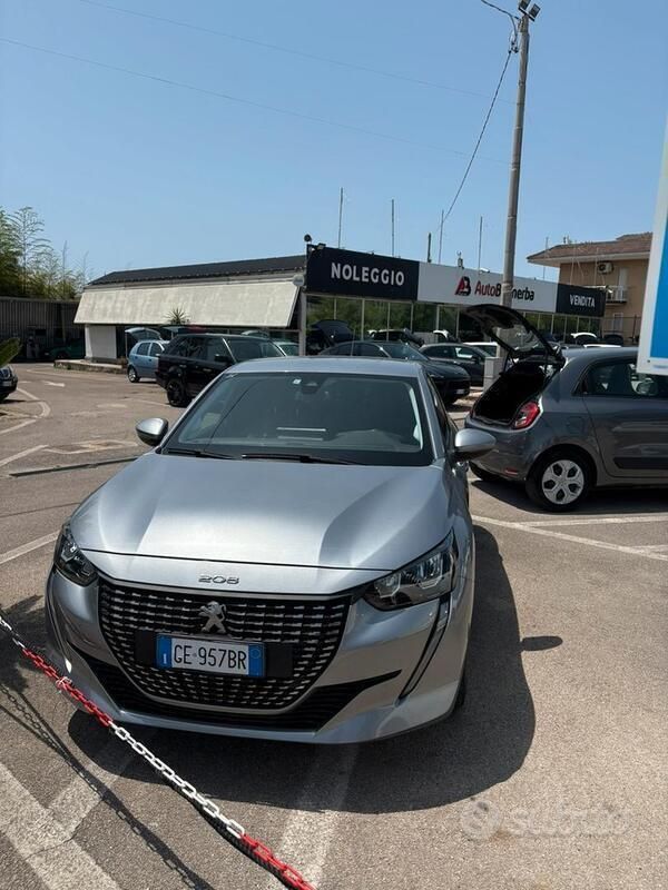 Usata Peugeot 208 82 CV (60 kW) 2021 Grigio Utilitaria