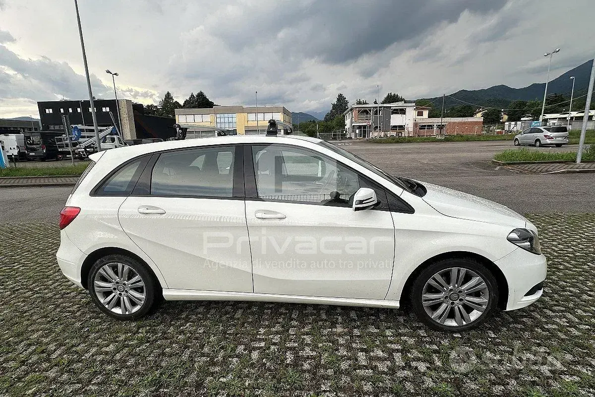 Usata Mercedes B180 Executive 109 CV (80 kW) 2013 Bianco Utilitaria