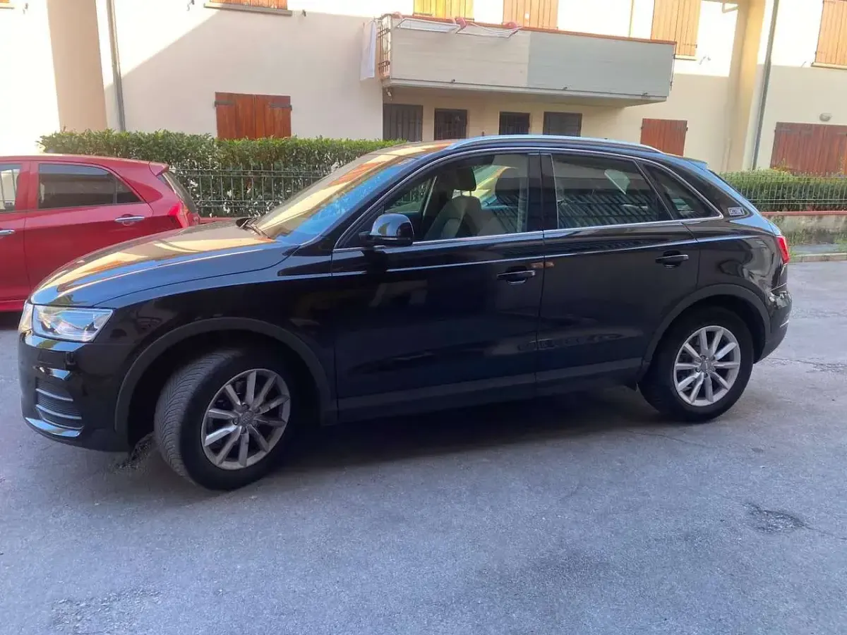 Usata Audi Q3 Business 120 CV (88 kW) 2015 Nero SUV