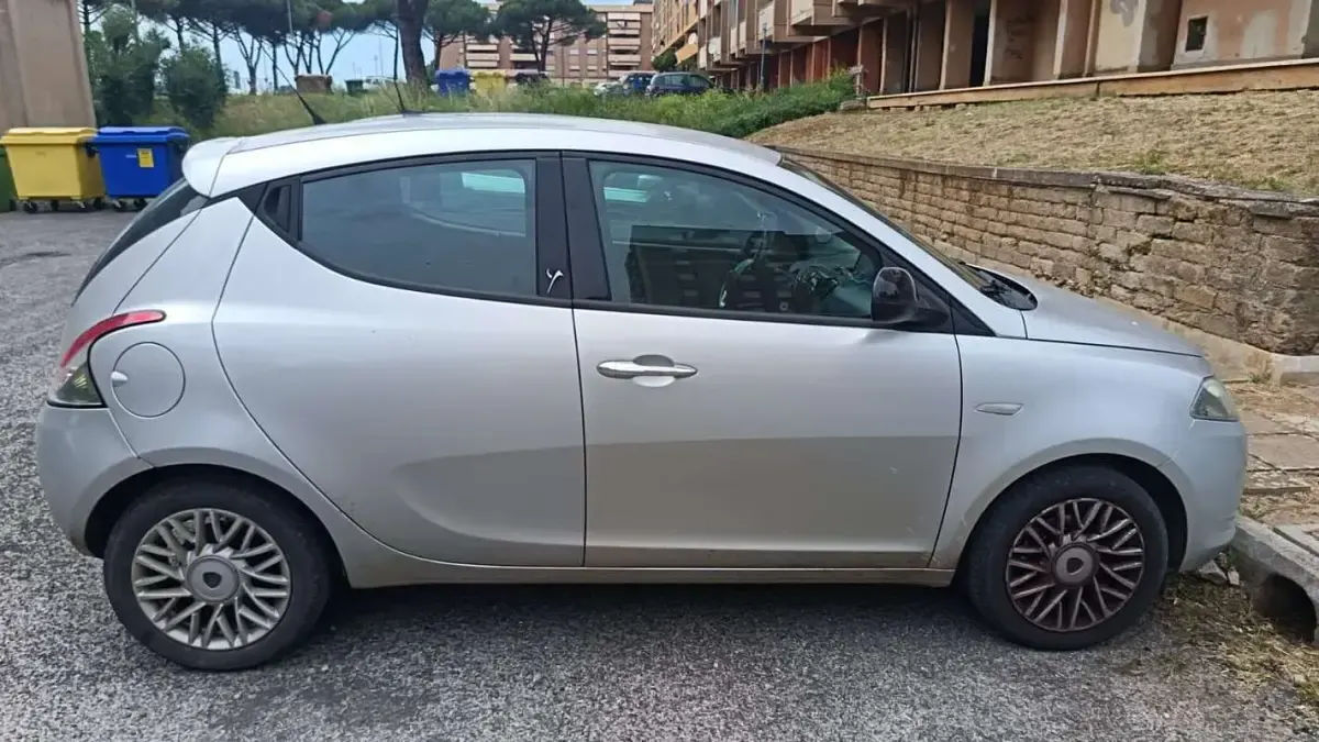 Usata Lancia Ypsilon 60 CV (44 kW) 2014 Utilitaria
