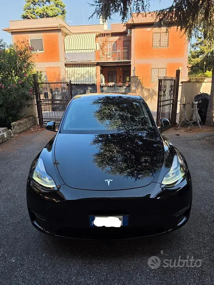 Usata Tesla Model Y Long Range AWD 189 kW (258 CV) 2023 Nero SUV