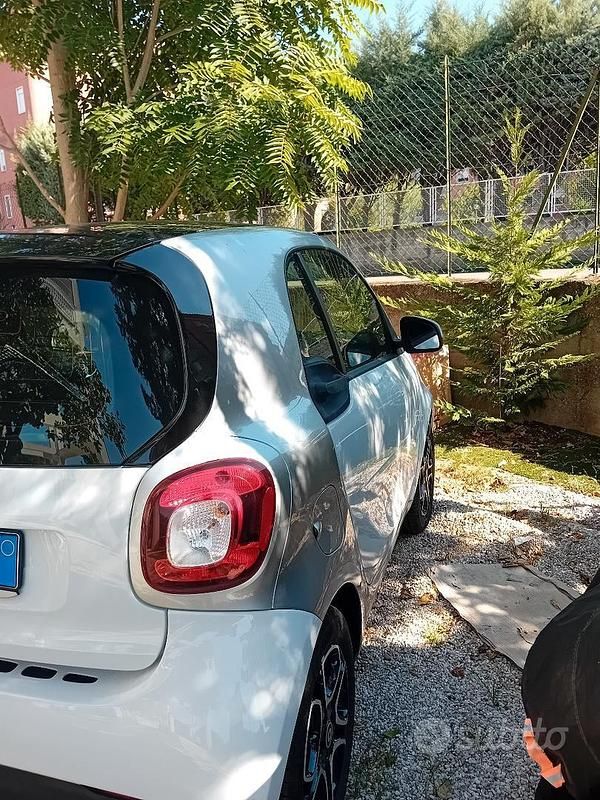Usata Smart ForTwo Coupé 61 CV (44 kW) 2018 Bianco Coupé