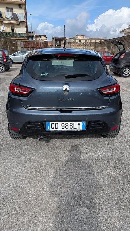 Usata Renault Clio IV Intens 90 CV (66 kW) 2019 Grigio Berlina
