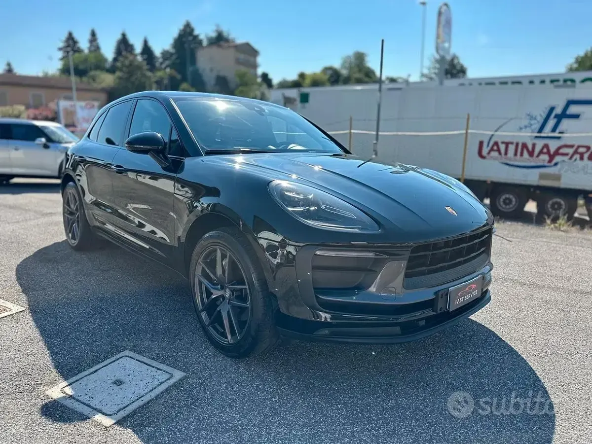 Usata Porsche Macan T 265 CV (194 kW) 2023 Nero SUV