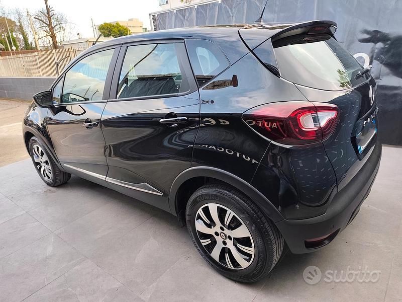 Usata Renault Captur 90 CV (66 kW) 2018 Nero SUV