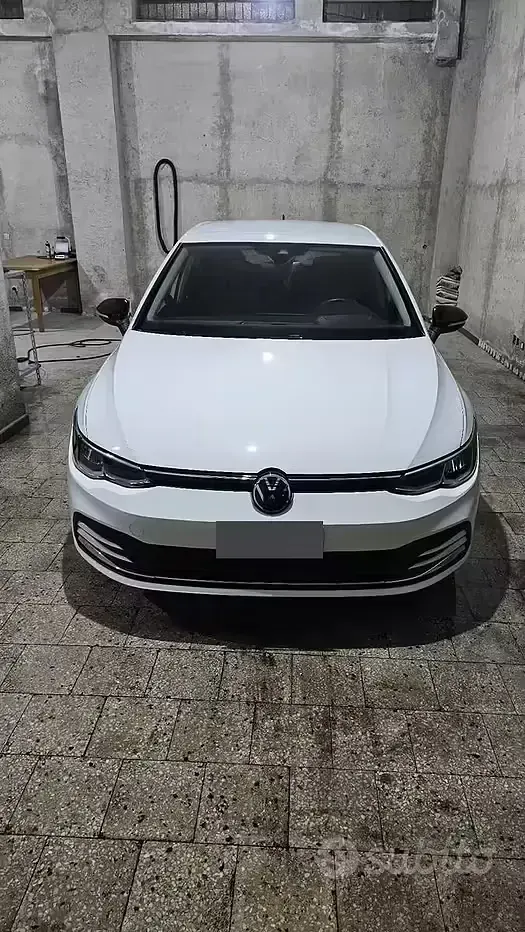 Begagnad VW Golf VIII 150 HK (110 kW) 2022 Vit Halvkombi