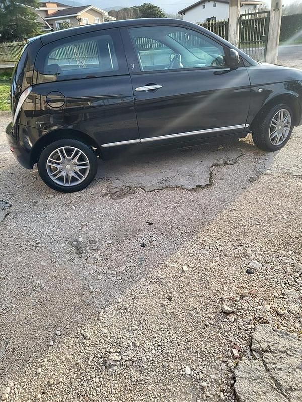 Usata Lancia Ypsilon 2010 Utilitaria