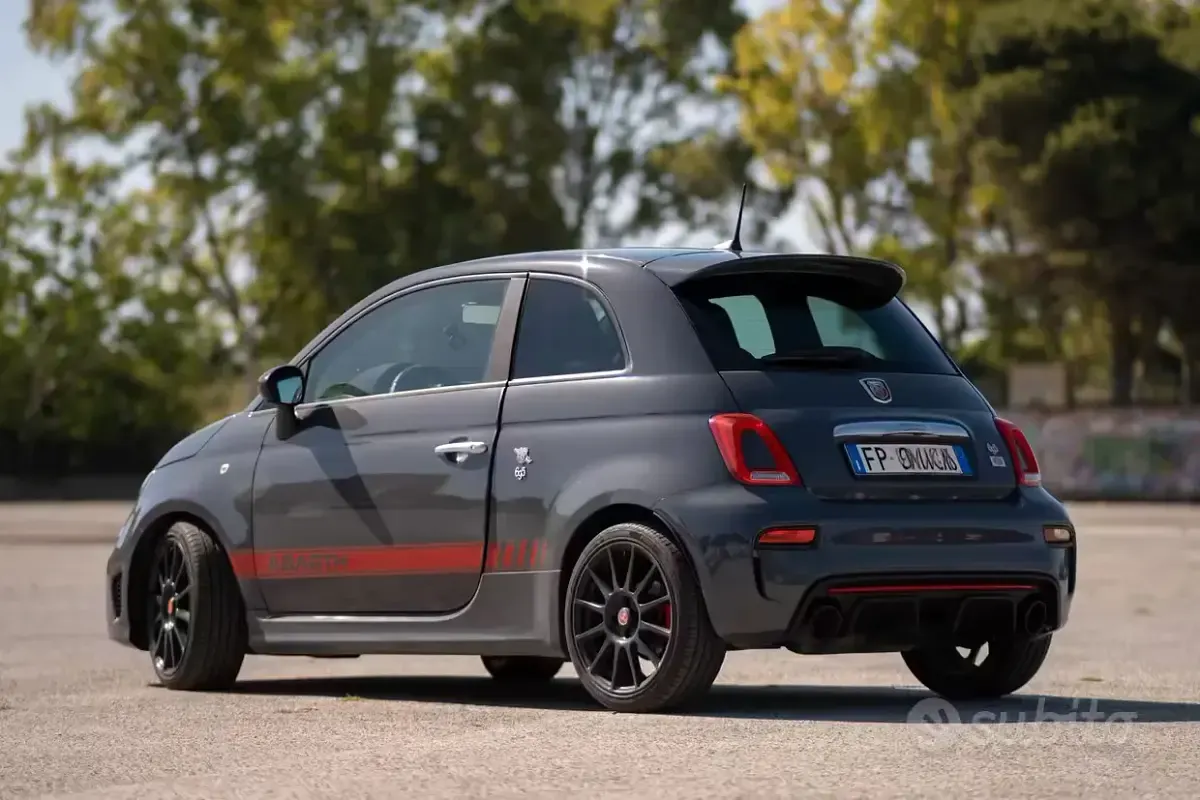 Usata Abarth 695 165 CV (121 kW) 2018 Grigio Utilitaria