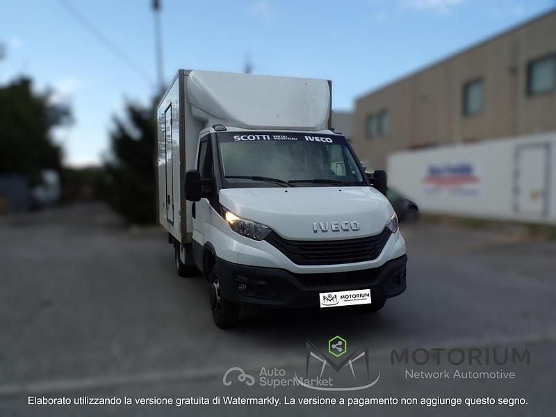 Usata Iveco Daily 116 CV (85 kW) 2023 Bianco Berlina