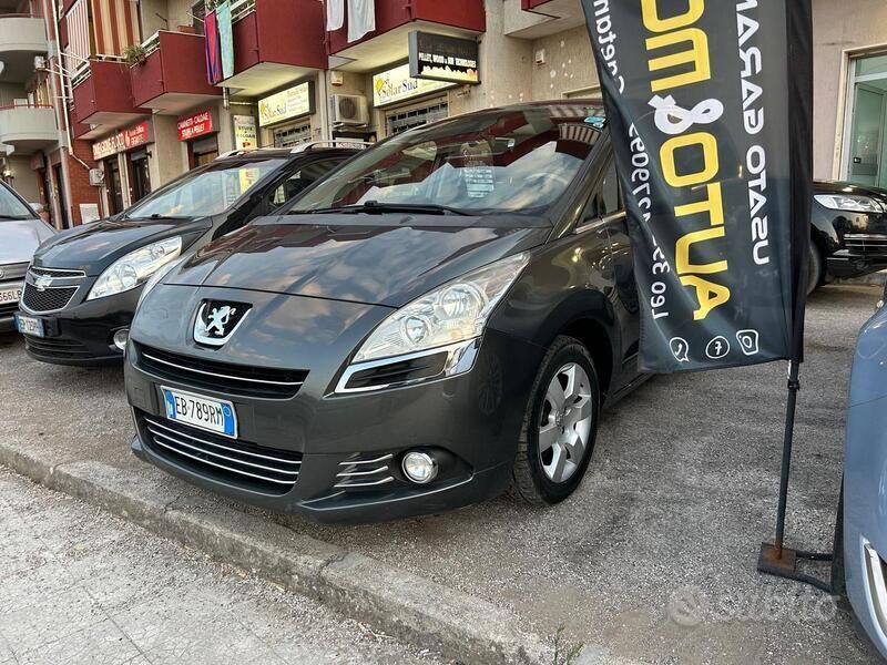 Usata Peugeot 5008 Premium 110 CV (80 kW) 2010 Nero Monovolume