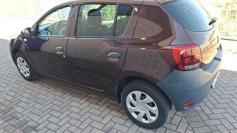 Usata Dacia Sandero 73 CV (53 kW) 2017 Marrone Berlina