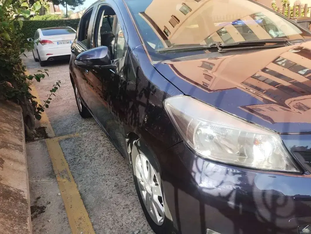 Usata Toyota Yaris Style 90 CV (66 kW) 2013 Utilitaria
