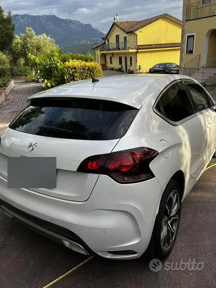 Usata Citroën DS4 111 CV (81 kW) 2012 Bianco Utilitaria