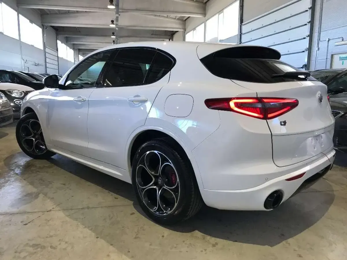 Usata Alfa Romeo Stelvio Veloce 209 CV (153 kW) 2021 Bianco SUV