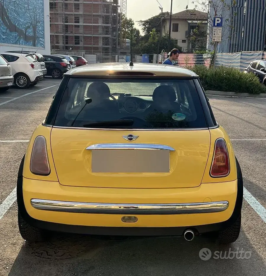 Usata Mini Cooper 116 CV (85 kW) 2002 Giallo Utilitaria
