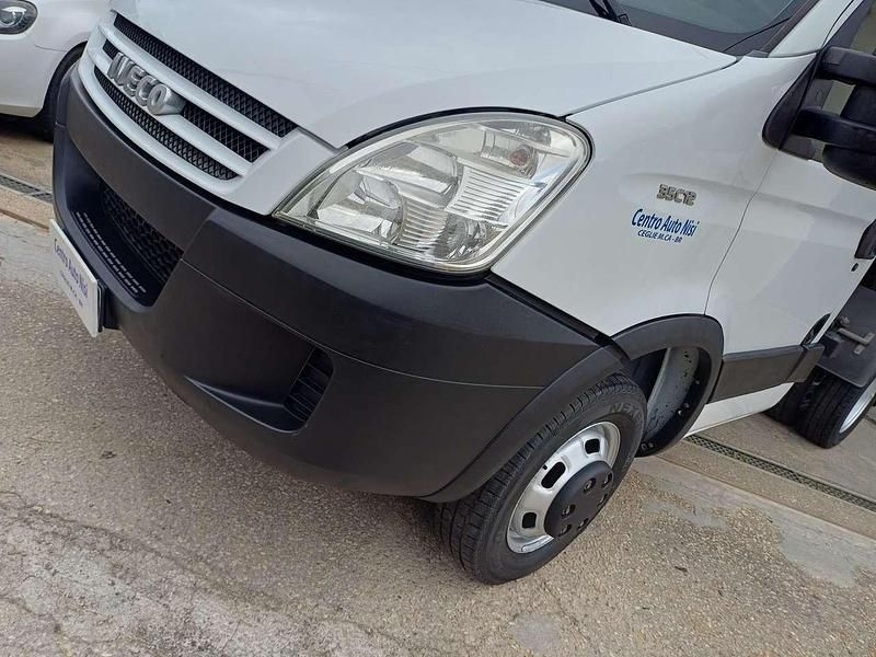 Usata Iveco 35.12 120 CV (88 kW) 2012 Bianco Furgone