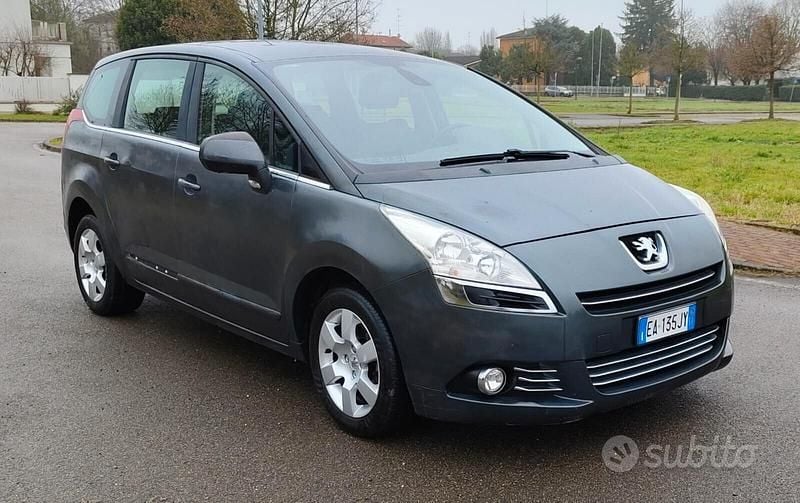 Usata Peugeot 5008 Business-Line 110 CV (80 kW) 2010 Grigio Monovolume