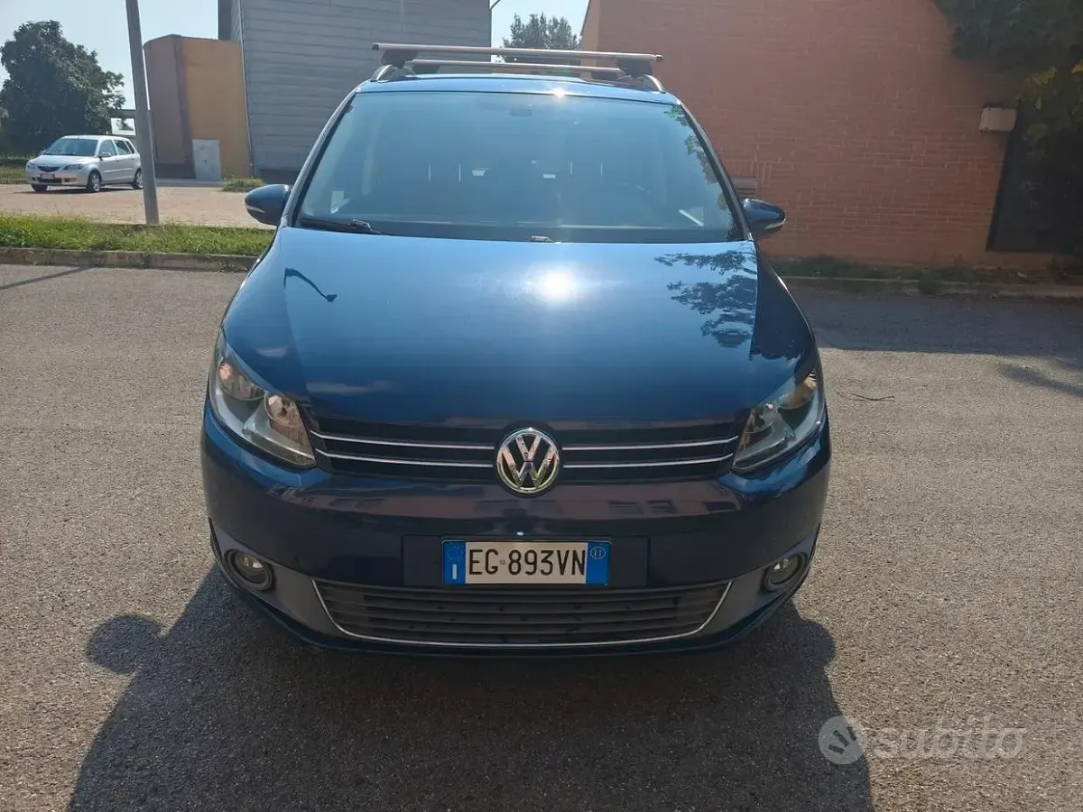 Usata VW Touran 105 CV (77 kW) 2011 Blu Monovolume