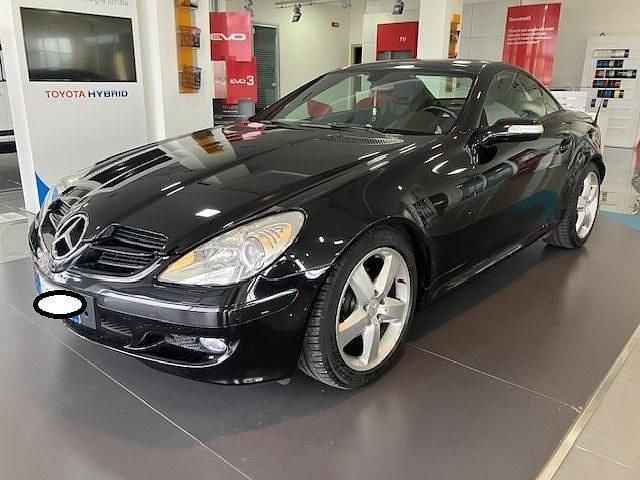 Usata Mercedes SLK200 163 CV (119 kW) 2005 Nero pastello Cabrio