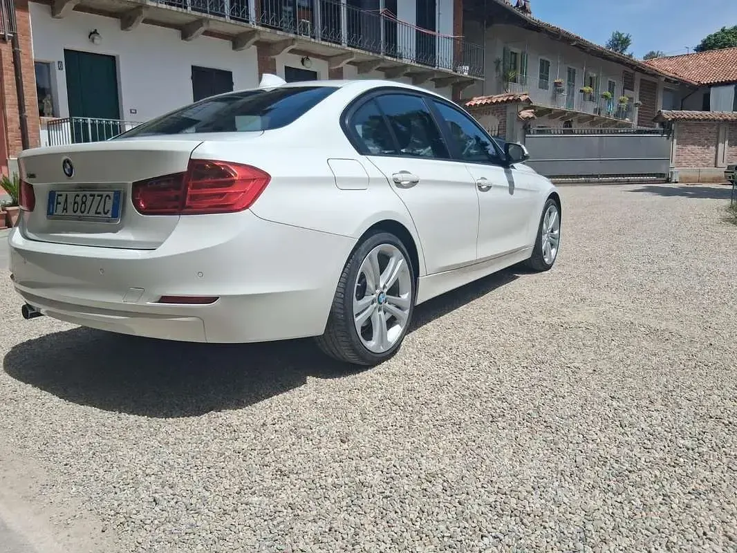 Usata BMW 318 M Sport 143 CV (105 kW) 2015 Berlina
