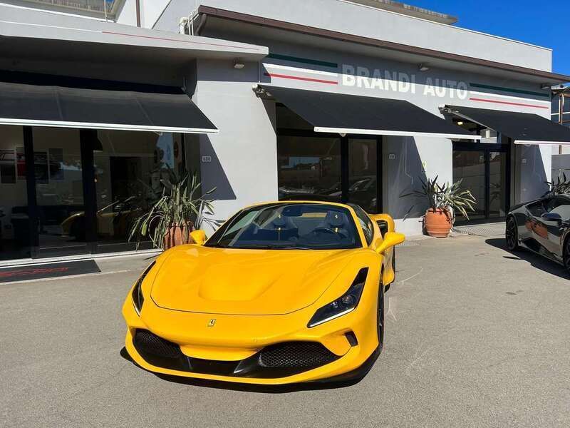 Usata Ferrari F8 721 CV (530 kW) 2022 Giallo Coupé