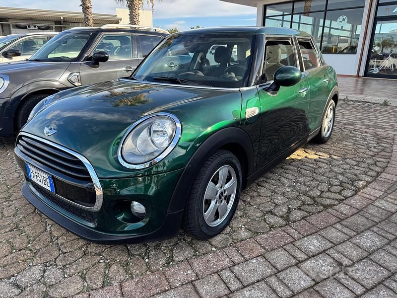 Occasion Mini Cooper D Hype 116 ch (85 kW) 2017 Vert Citadine