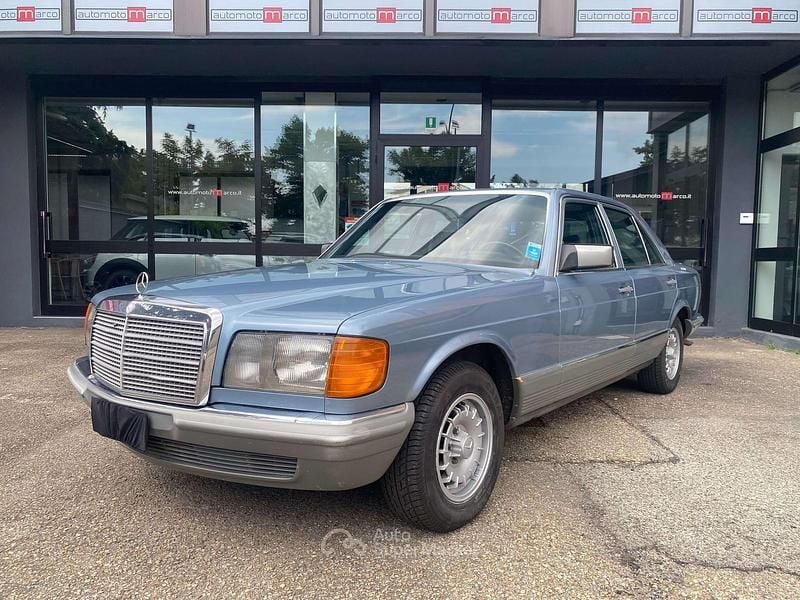 Usata Mercedes 280 Elegance 177 CV (130 kW) 1986 Blu Berlina