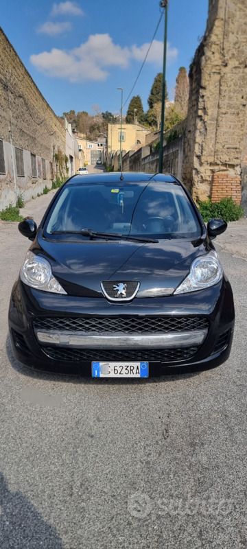 Usata Peugeot 107 68 CV (50 kW) 2011 Nero Utilitaria