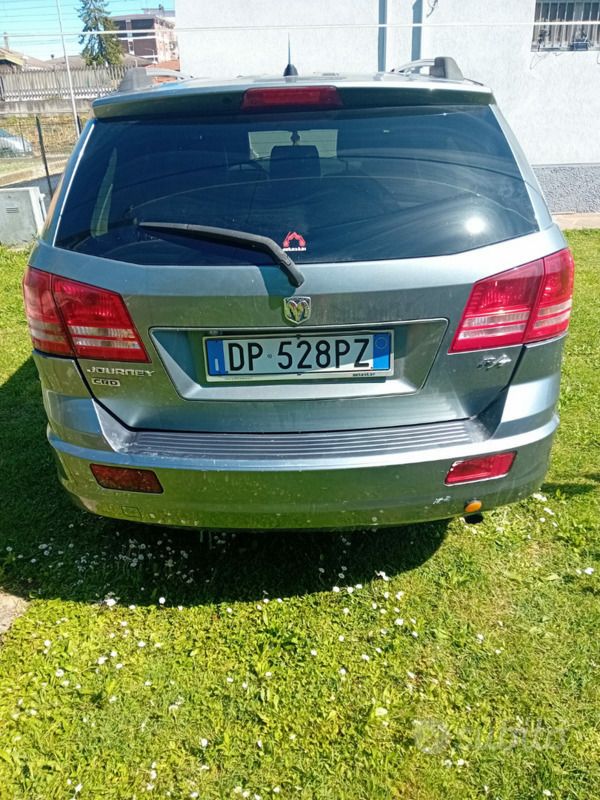 Usata 2008 Dodge Journey SUV | 3000 € (Buon prezzo) - Immagine 1/4