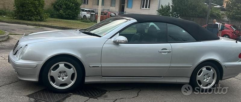 Usata Mercedes CLK200 2021 Grigio Cabrio