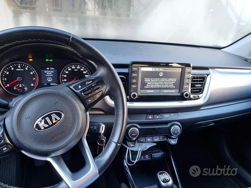 Usata Kia Stonic 120 CV (88 kW) 2018 Grigio SUV