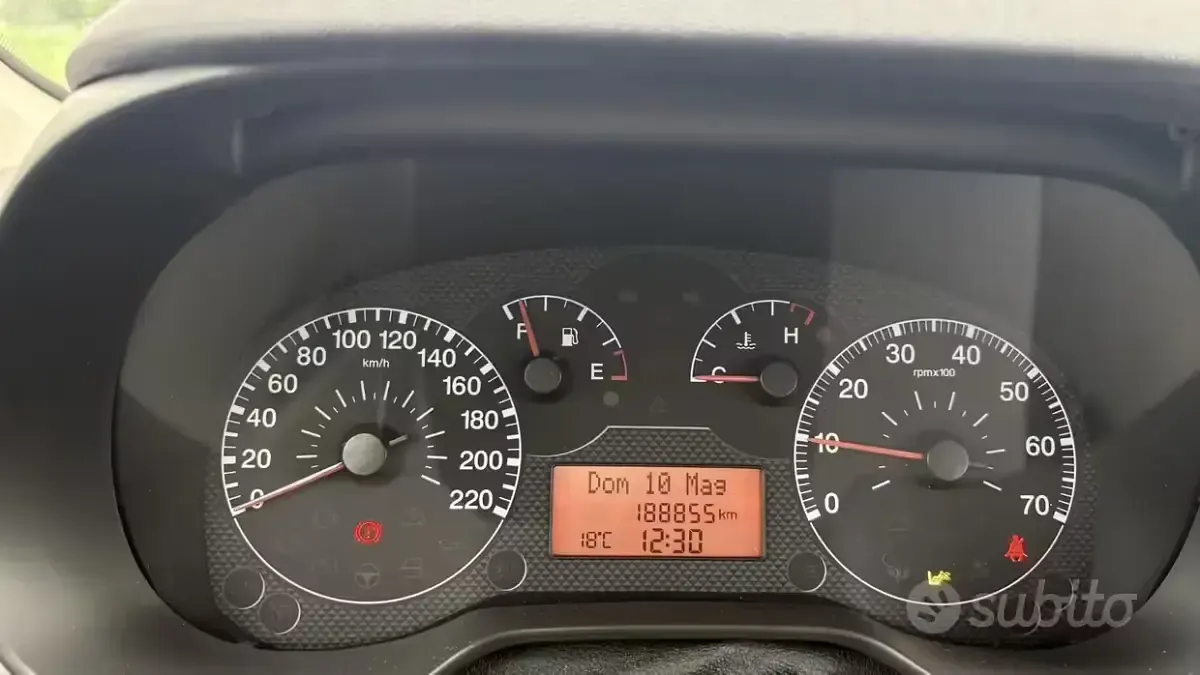 Usata Fiat Grande Punto 77 CV (56 kW) 2006 Blu Utilitaria