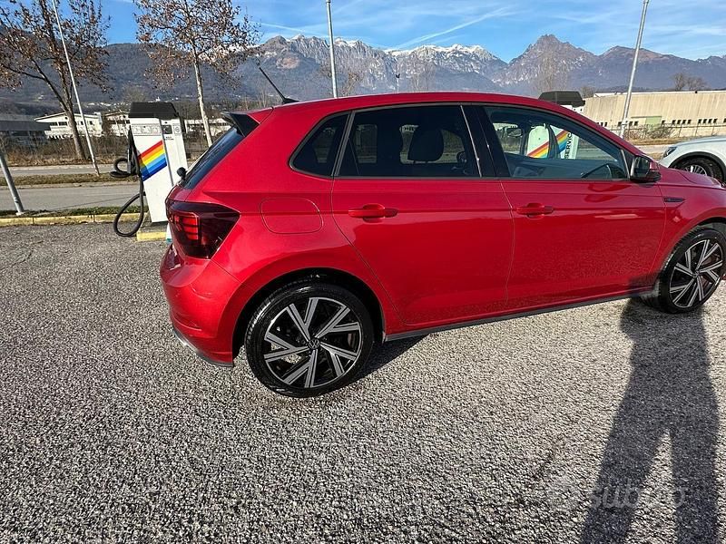 Usata VW Polo R-line 2023 Rosso Utilitaria