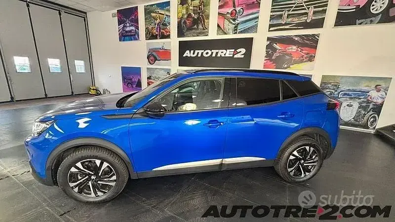 Usata Peugeot 2008 Allure 131 CV (96 kW) 2023 Blu/azzurro SUV