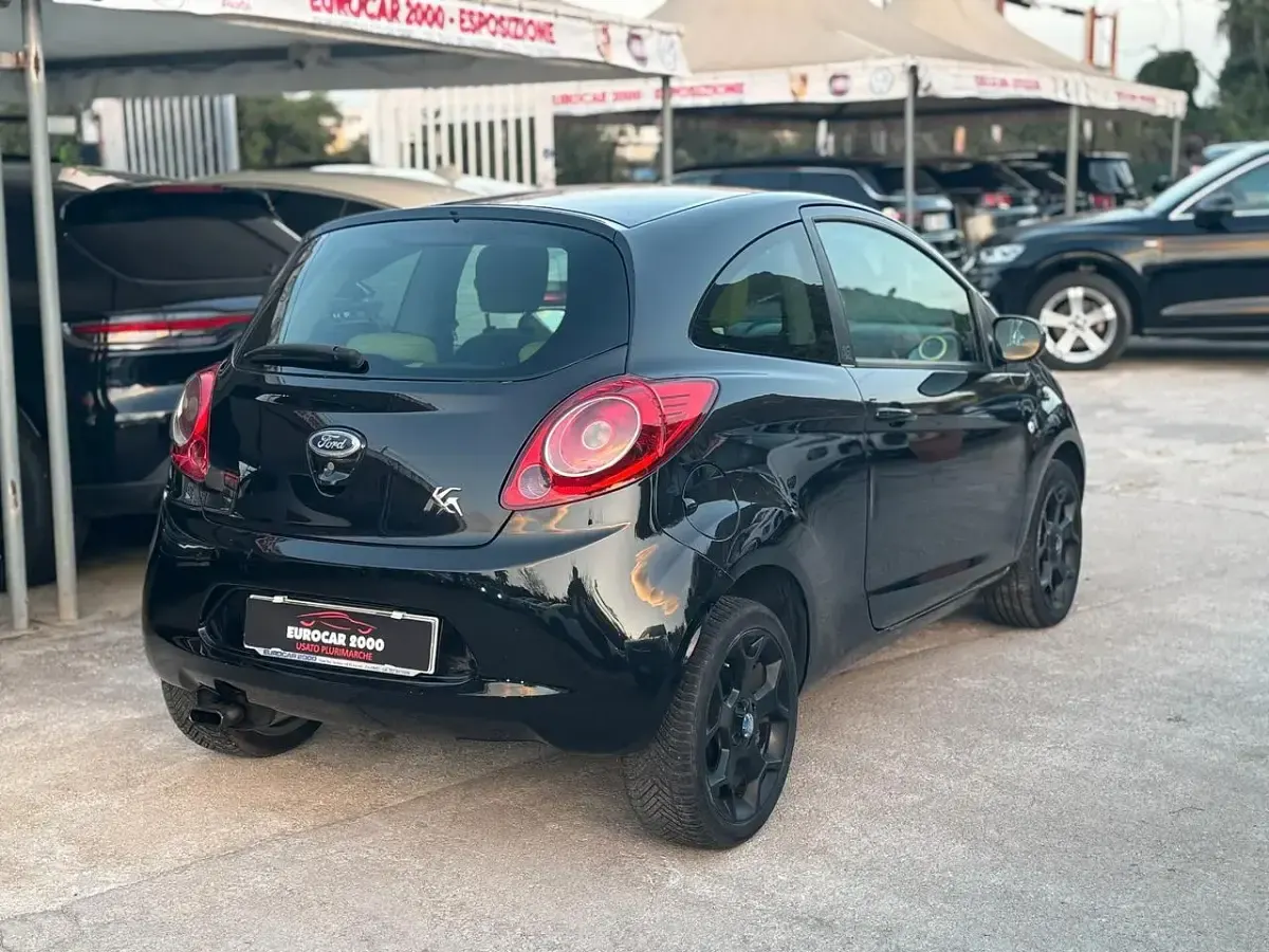 Usata Ford Ka Plus 75 CV (55 kW) 2010 Nero Utilitaria