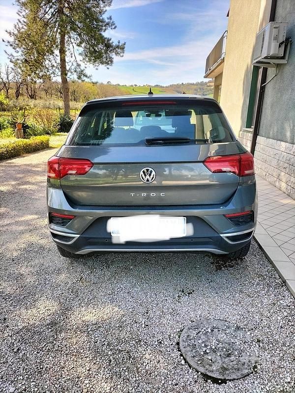 Usata VW T-Roc 116 CV (85 kW) 2019 Grigio SUV