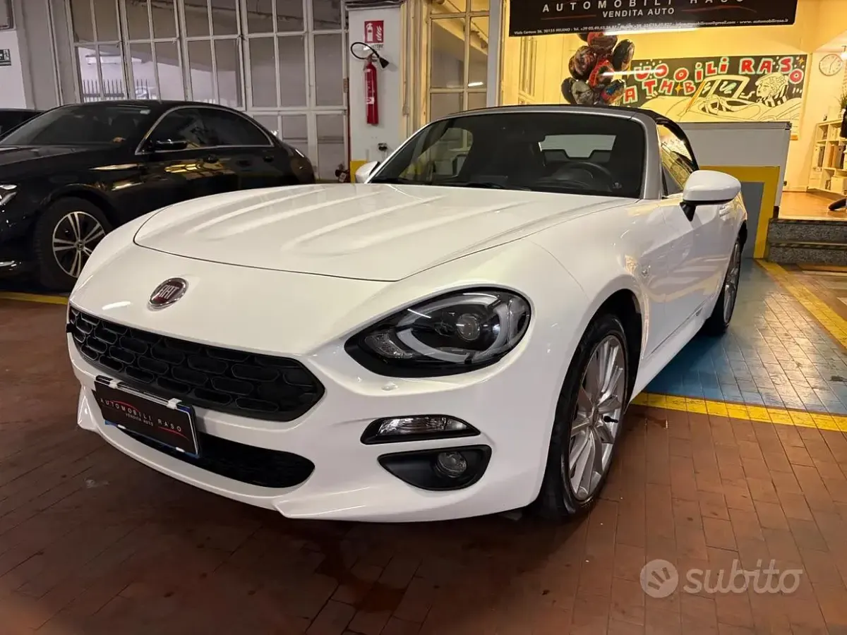 Usado Fiat 124 Spider Lusso 140 HP (102 kW) 2018 Cabrios