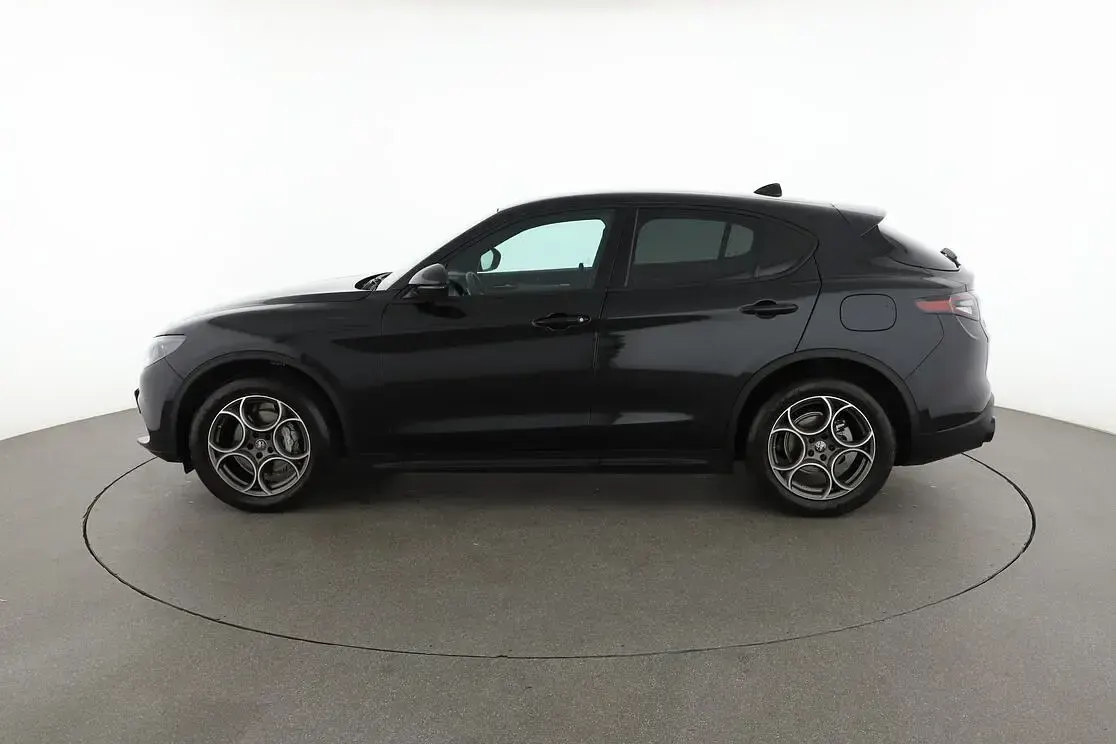 Usata Alfa Romeo Stelvio Sprint 209 CV (153 kW) 2025 Nero SUV