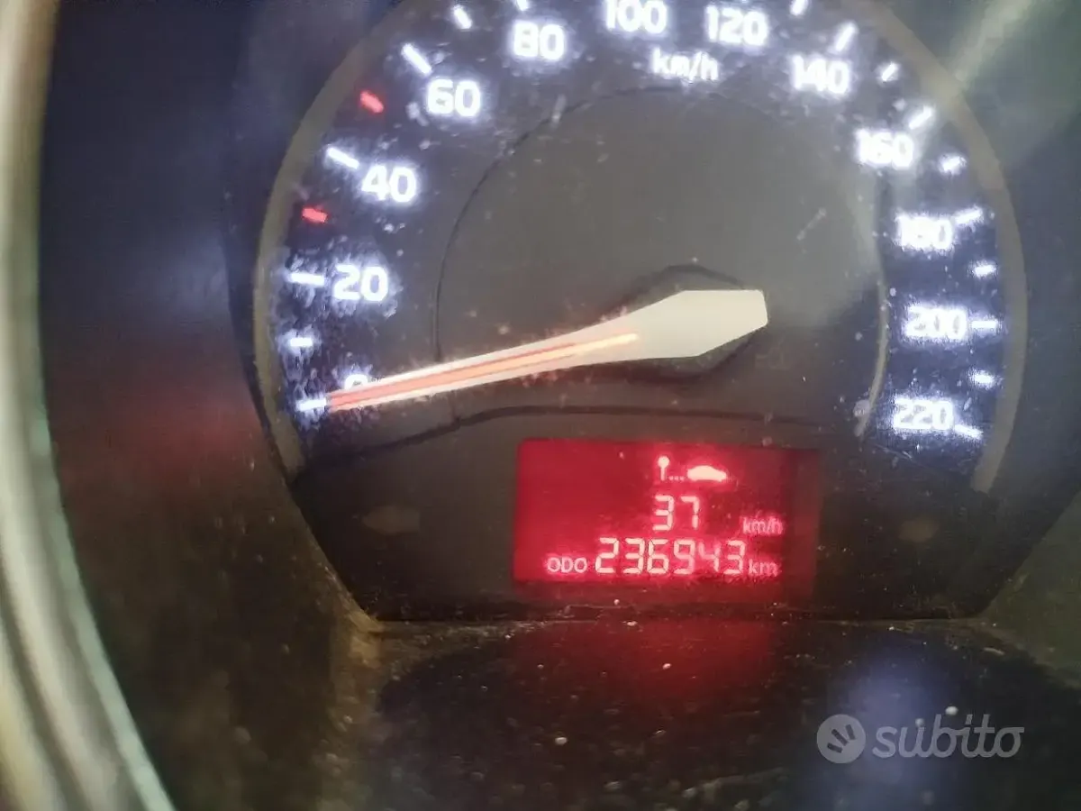 Usata Kia Rio 75 CV (55 kW) 2012 Bluazzurro Berlina