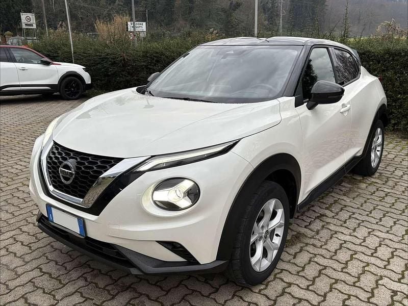 Bianco tetto nero Usata 2022 Nissan Juke N-Connecta SUV | 15.900 € (Ottimo prezzo) - Immagine 1/4