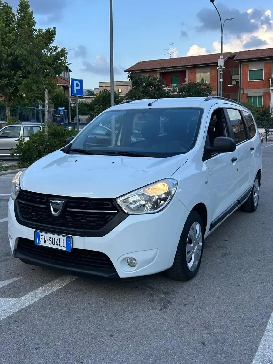 Usata Dacia Lodgy Essentiel 109 CV (80 kW) 2019 Bianco Monovolume