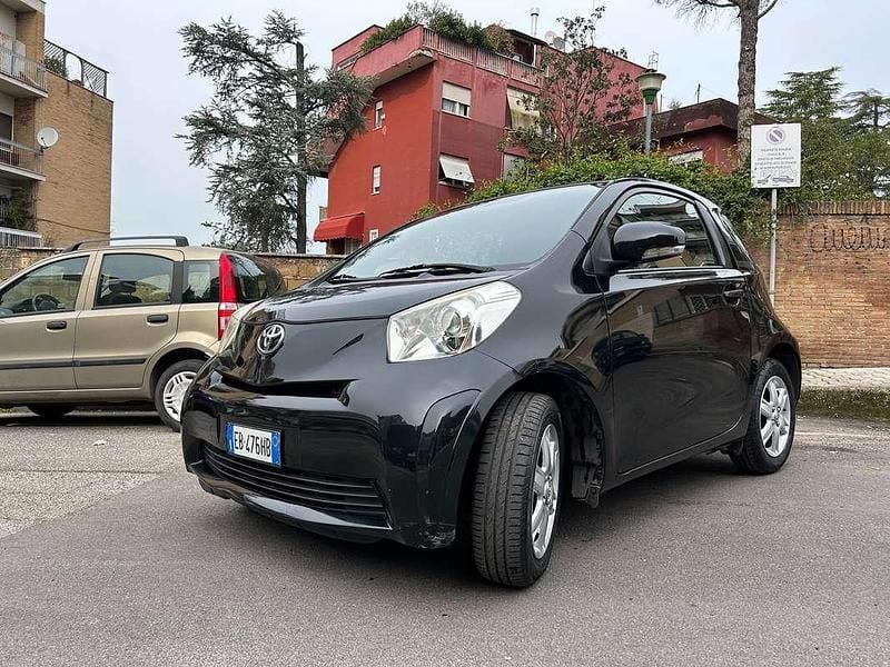 Usata Toyota iQ Sol 98 CV (72 kW) 2010 Nero Utilitaria