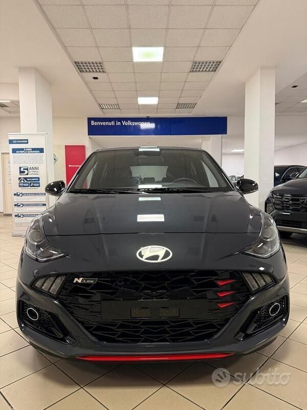 Grigio Nuova 2025 Hyundai i10 N Line Due volumi | 18.900 € - Immagine 1/4