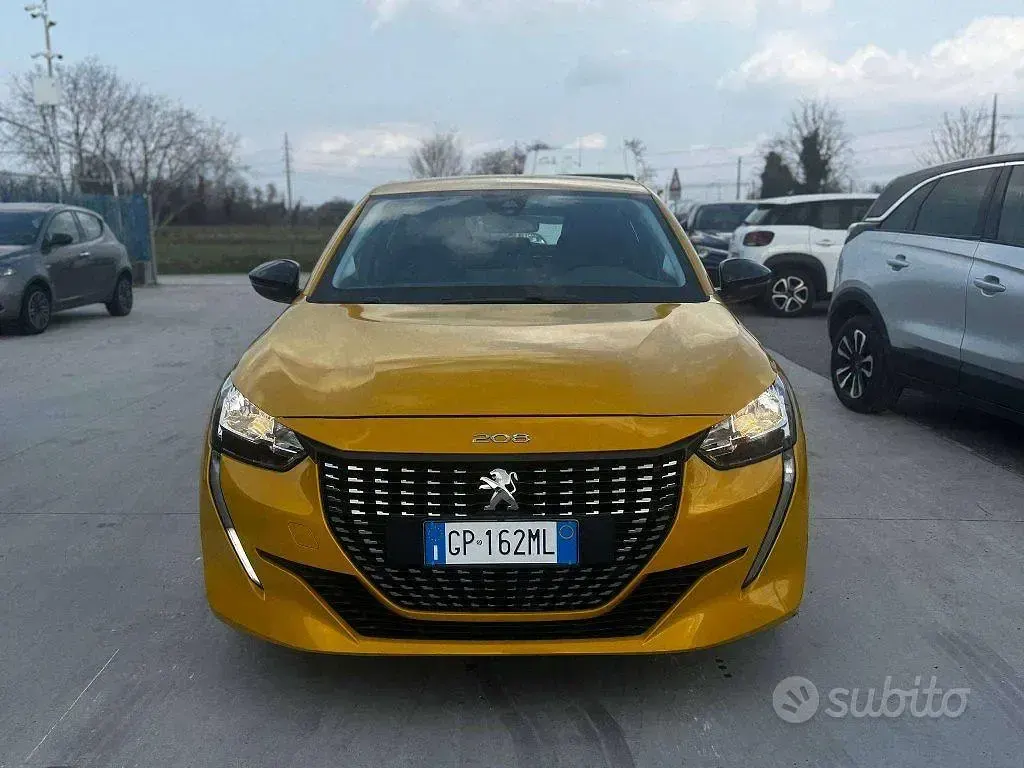 Usata Peugeot 208 Active 75 CV (55 kW) 2023 Giallo Utilitaria